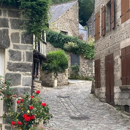 L'Aparthe Dinan - Vue Sur La Place Du Marche Exterior foto
