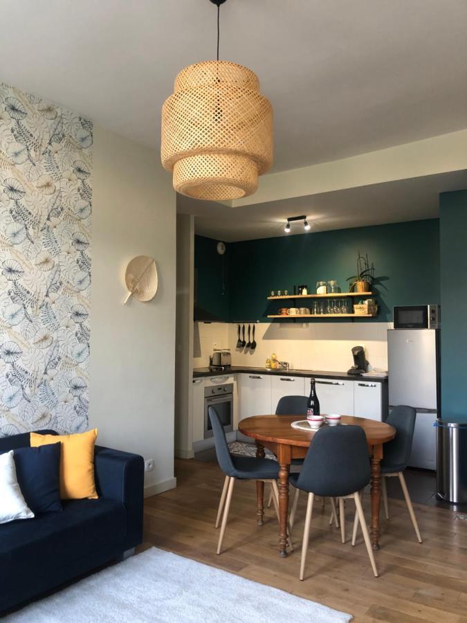 L'aparthe - Vue Sur La Place Du Marche Apartment Dinan