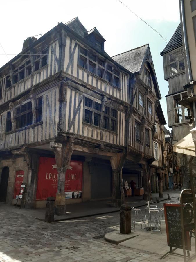L'aparthe - Vue Sur La Place Du Marche *