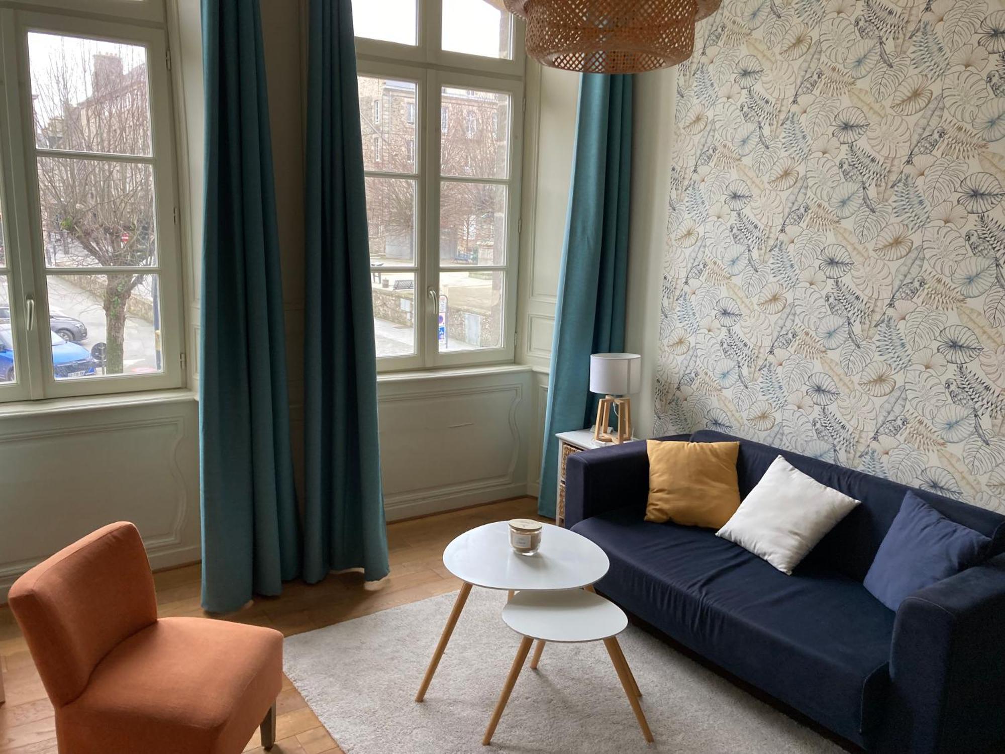 L'aparthe - Vue Sur La Place Du Marche Apartment Dinan